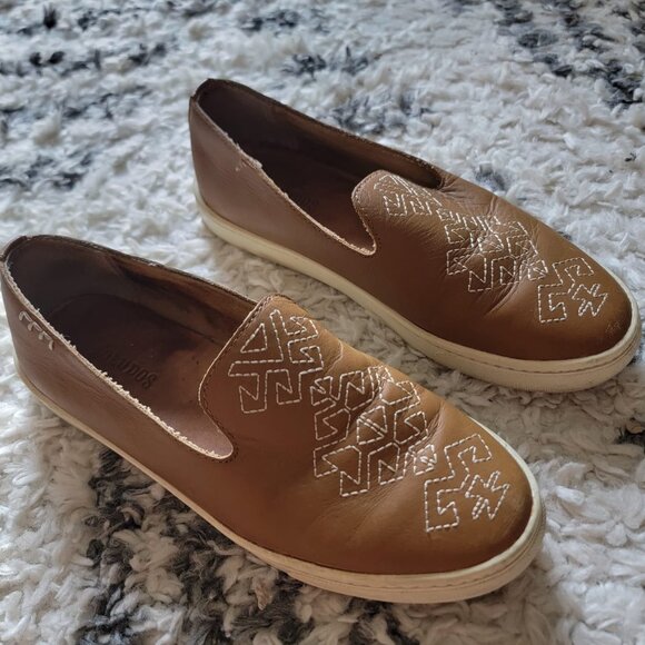 Embroidered Leather slip-ons - Soludos - Picture 2 of 6
